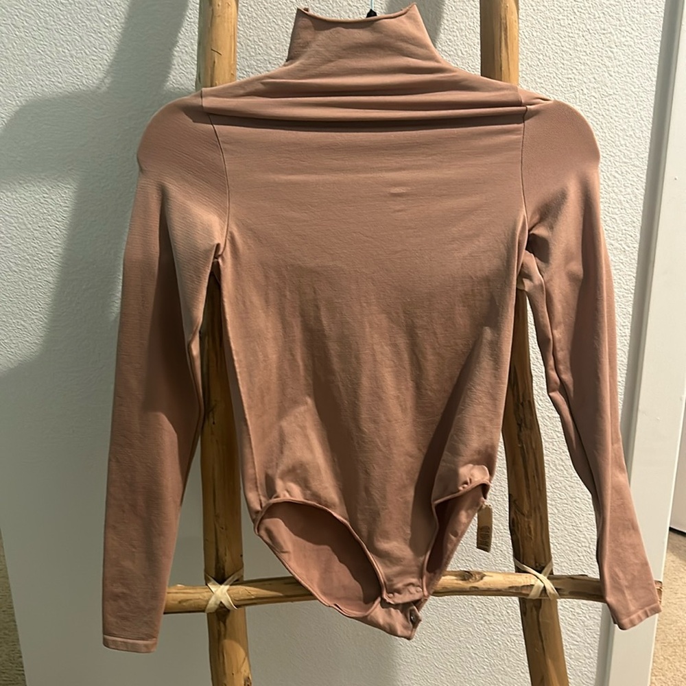 SKIMS ESSENTIAL MOCK NECK LONG SLEEVE BODYSUIT